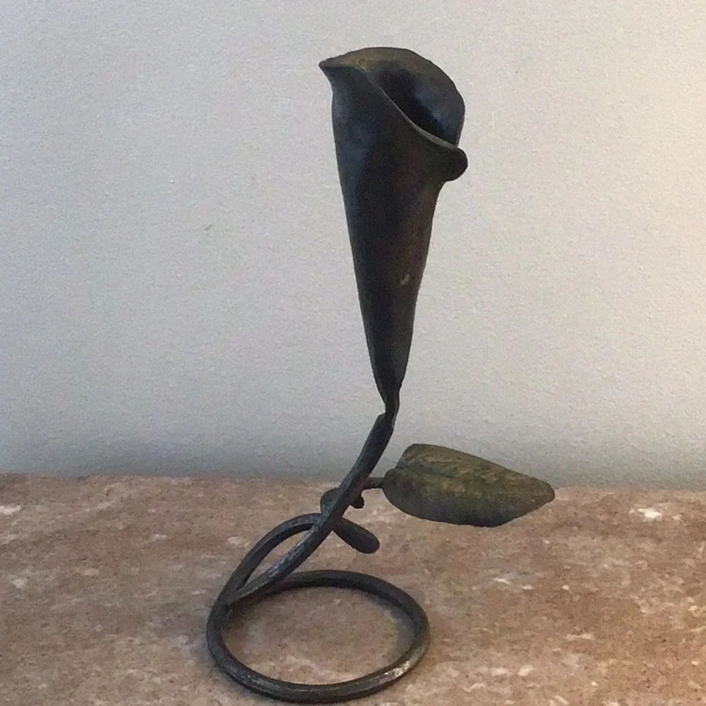 Elegant Metal Calla Lily Sculpture - Picture 2 of 5